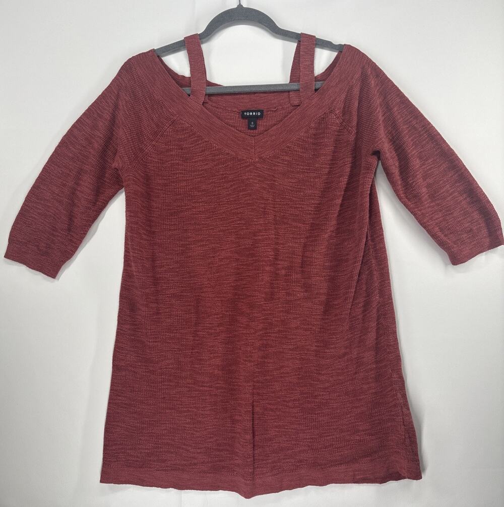 Torrid Cold Shoulder Top Size 0 Red V Neck 3/4 Sleeve Knit Plus Size